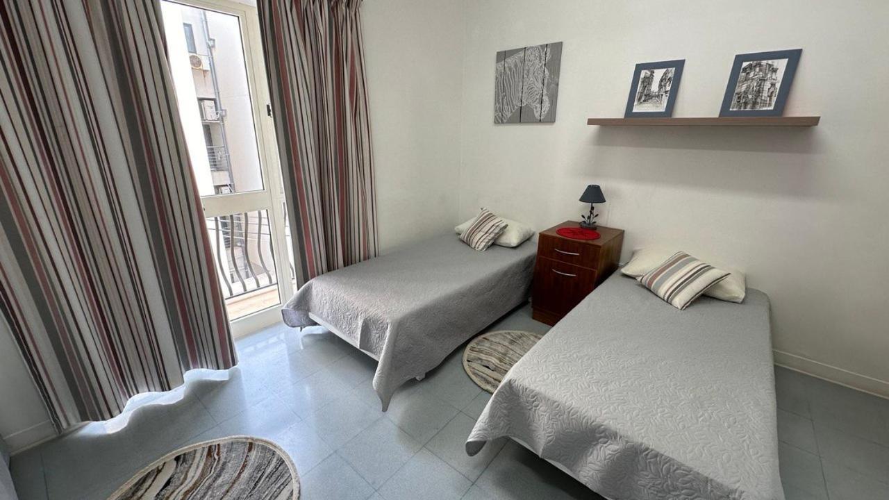 Malta Crown Guesthouse San Ġiljan Kültér fotó
